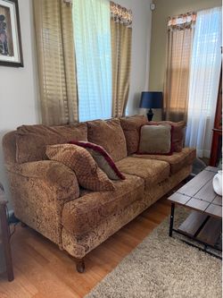 Living room couch set (3pcs)