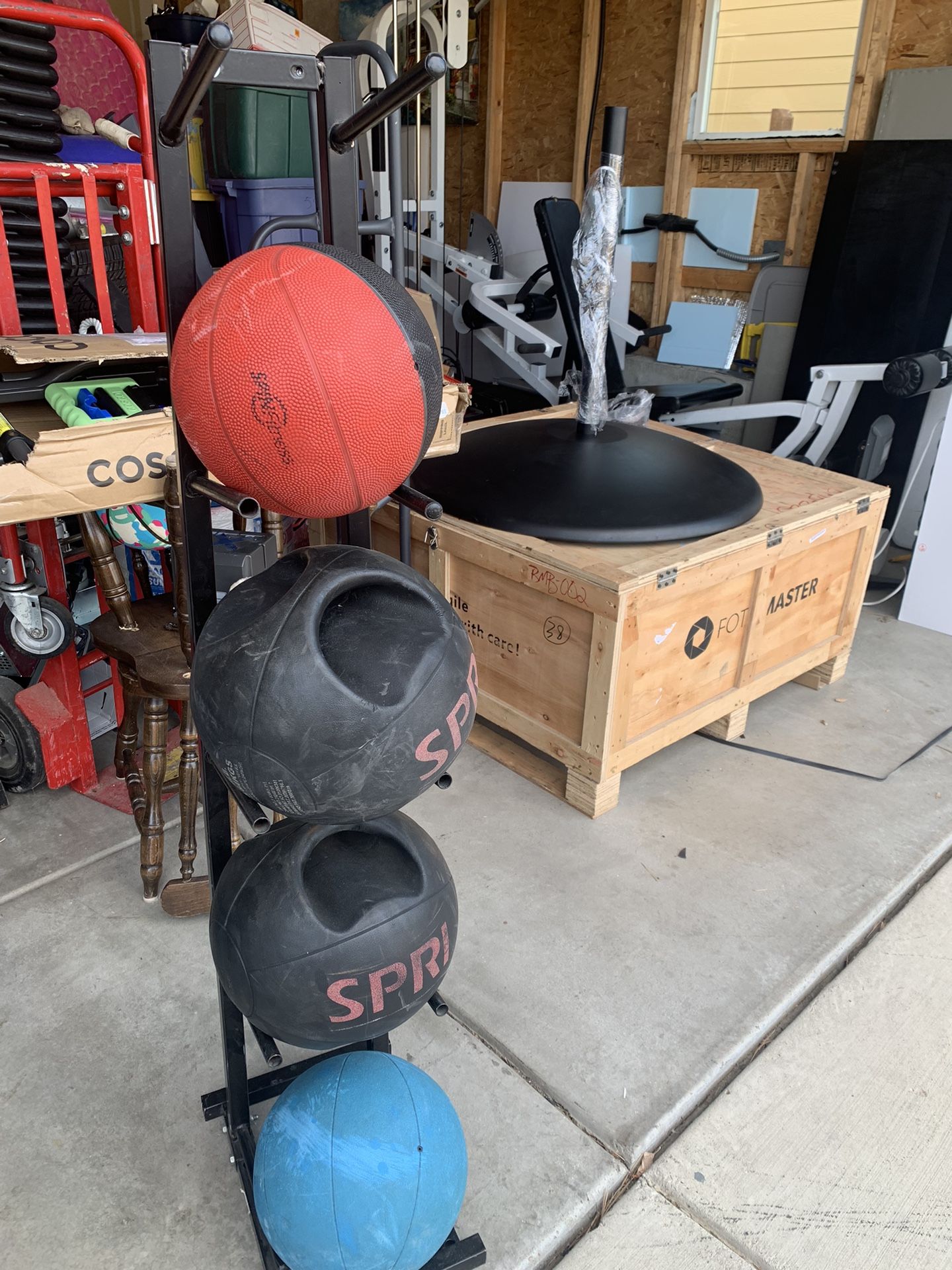 Slam And Medicine Ball W/ Rack
