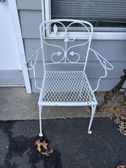 Vintage White Wrought Iron Patio Armchair — Scroll & Floral