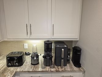 Complete Kitchen Upgrade Bundle – Ninja Double Stack Air Fryer, Ninja Blender, Slow Juicer, 4-Slice Toaster & Keurig – All in good working condition