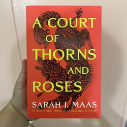 NEW A Court Of Thorns And Roses Book