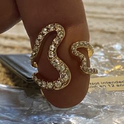 Beautiful Ladies Costume Faux Diamond Heart Ring