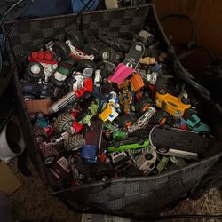 Selling My Childhood Hot Wheels Collection – Cheap Prices, Open to Trades!