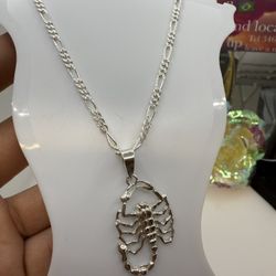 925 Sterling Silver Chain and Pendant 24” Long Chain Cadena De Plata Es Plata Larga 