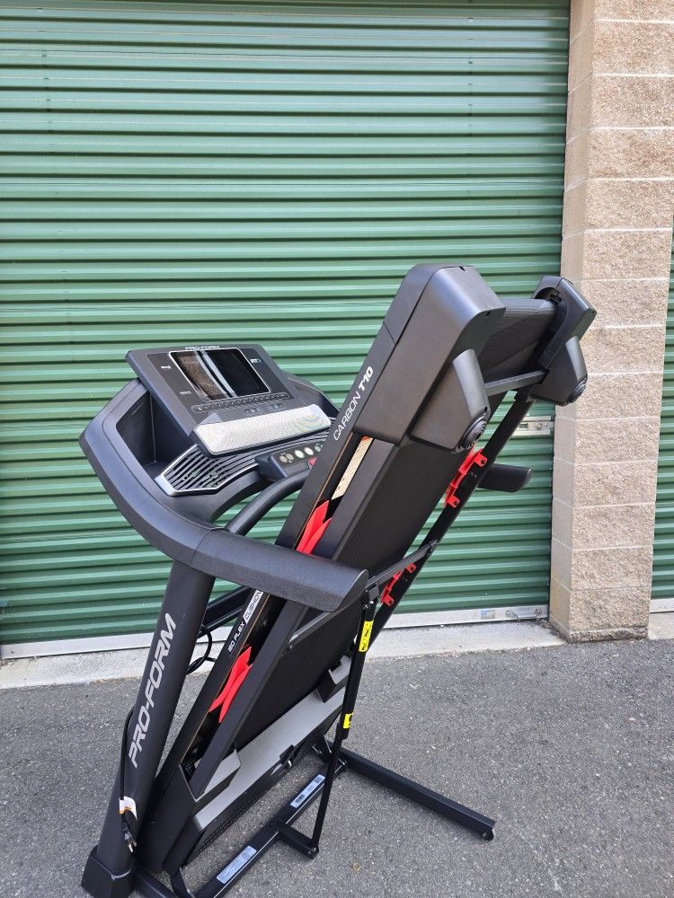 18 Hrs Of Use Proform Carbon 10.0 Treadmill