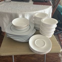 28-Piece Elegant White Dinnerware Set – Silver Trim – Plates & Bowls