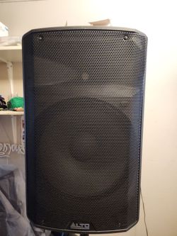 Alto Professional 15 inch powered  speakers