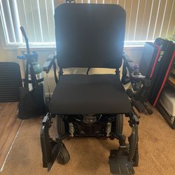 BRAND NEW Quantum J4HD motorized wheelchair