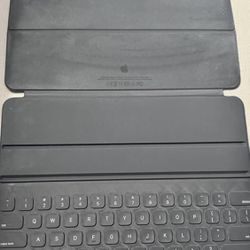 12.9 Apple Keyboard 