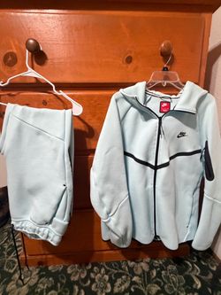 Nike tech complete set