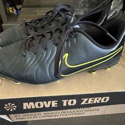 Nike Football Cleat Size 6