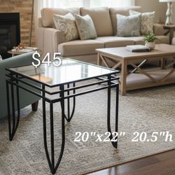 Can Deliver Modern Glass‑Top Side Table