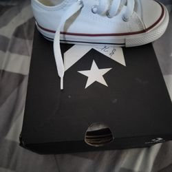 Brand New Toddler Converse 25$ Size 7!!
