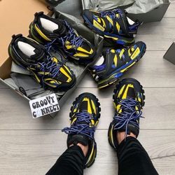 Shoes to the private