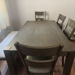 Dinning Table 