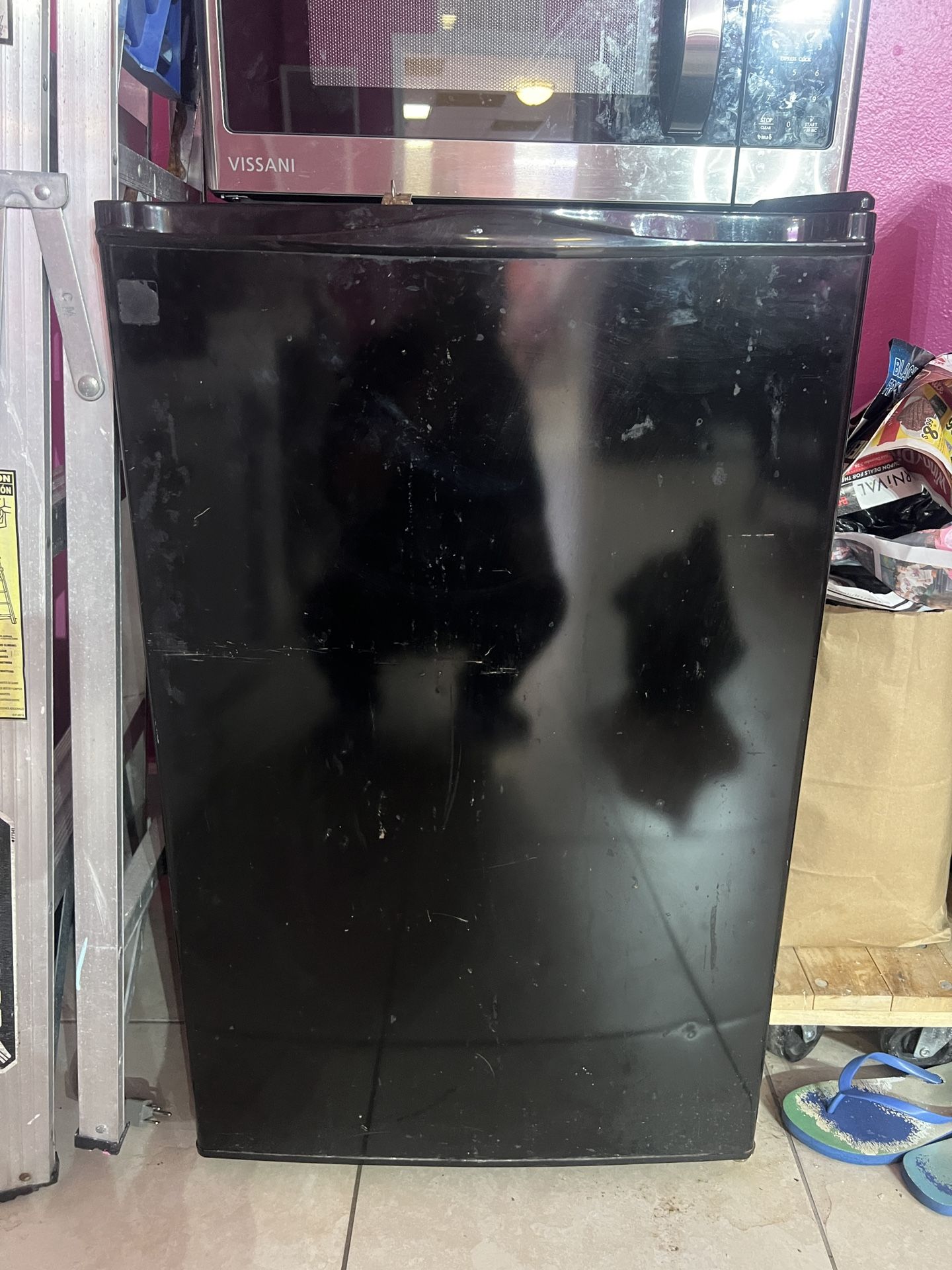 Mini Fridge 3.2 Cu Small