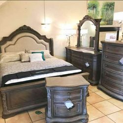 Charmond Brown Sleigh Bedroom Set
