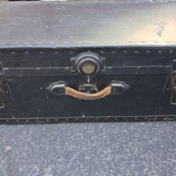 WW11 Chest