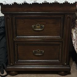 Nightstand 