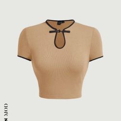 Contrast Binding Keyhole Neck Crop Tee $5 size Large