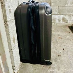 G-Ride Hard Shell Carry-On Suitcase - Spinner Wheels