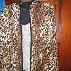 a Dressing Woman Leopard Cheetah Animal Print Full Zip Shimmer Jacket