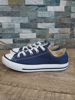 Converse all star size 3 for kids in good condition