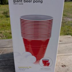 True Giant Beer Pong Party Game - 20 XL Cups & 4 Balls - Supersize Me!

