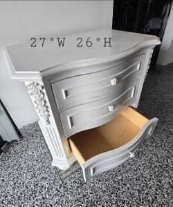 Night table - Mesa de noche