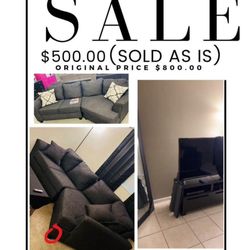 BLACK COMFORTABLE COUCH