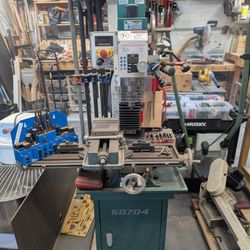 Grizzly Mod. G0704 Mill- Drill W/Stand & Tooling