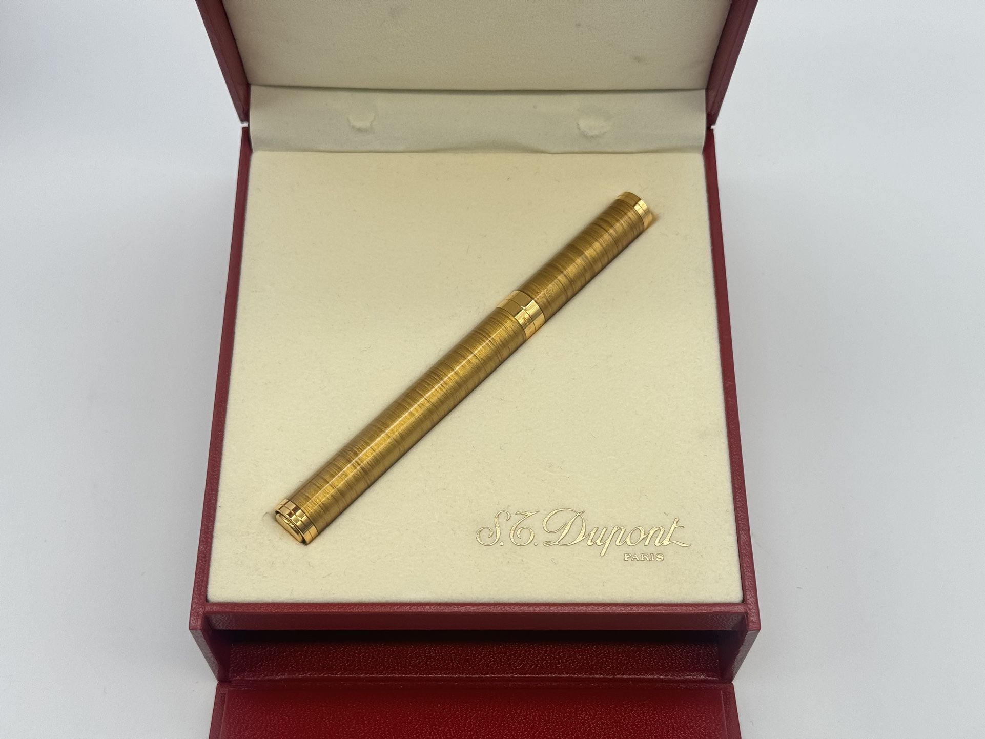 S.T. DUPONT PLUME LADY SHANTUNG CHINESE LACQUER FOUNTAIN PEN NEW 100%  GENUINE