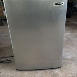 Franklin Chef Mini Fridge w/ Freezer – Used like New