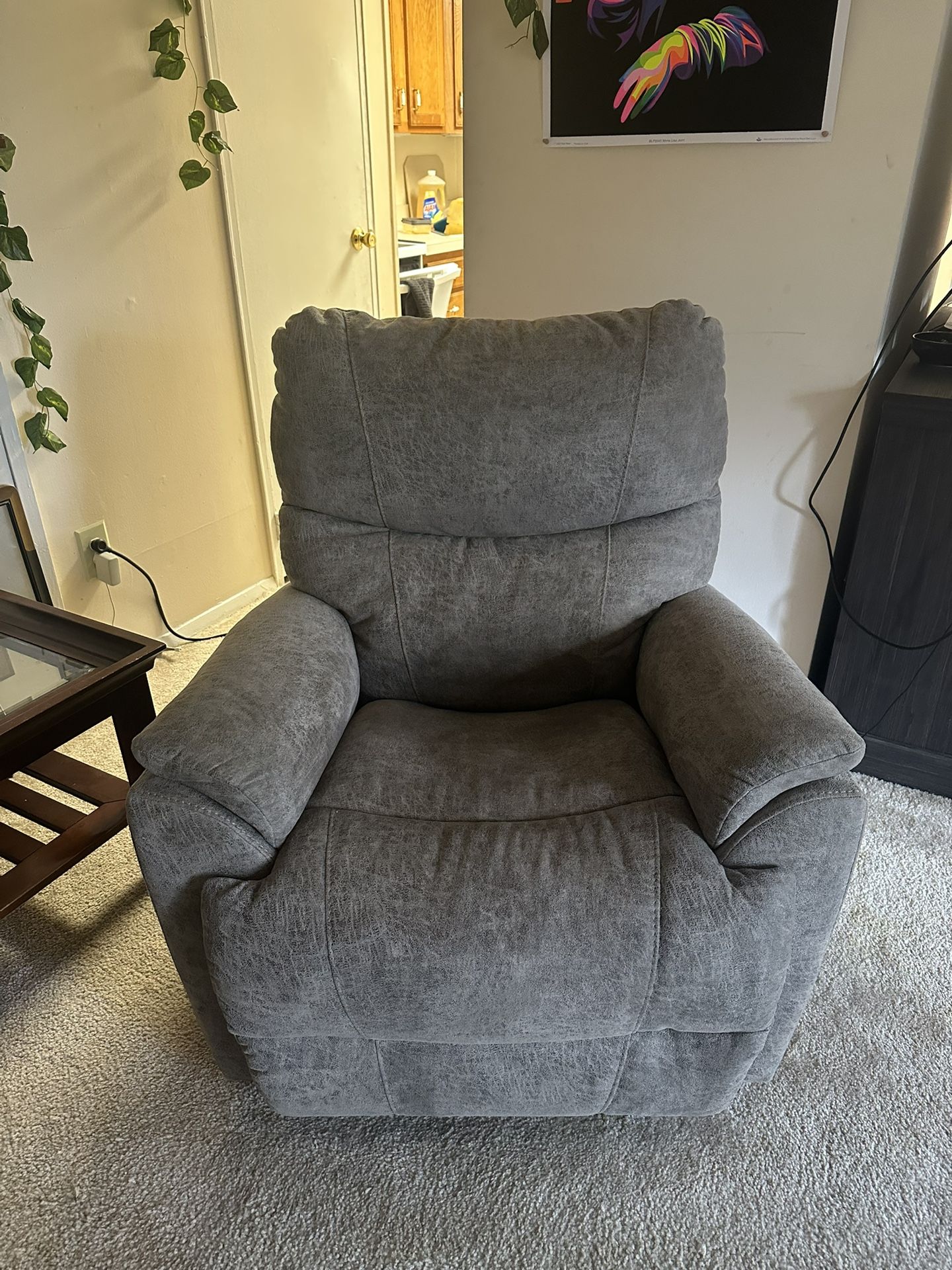 LAZBOY Trouper Power Rocking Recliner w/ Headrest