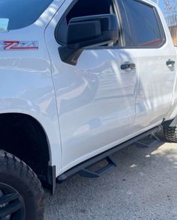 Estribos 2019 to 2026 Chevy Silverado / GMC Sierra Crew Cab Step Running Boards