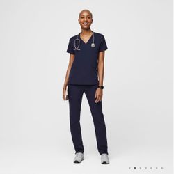 Navy Figs scrub set