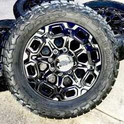 Brand New 20” Silverado 2500 High Country OEM Black Wheels and 33x12.5r20 Nitto Recon Grappler 99% Tread