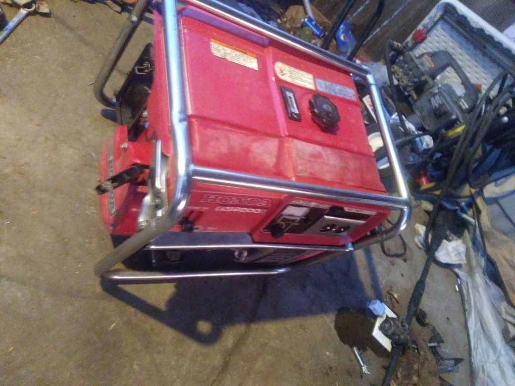 Honda EM 2200 Generator for Sale in Jurupa Valley, CA OfferUp