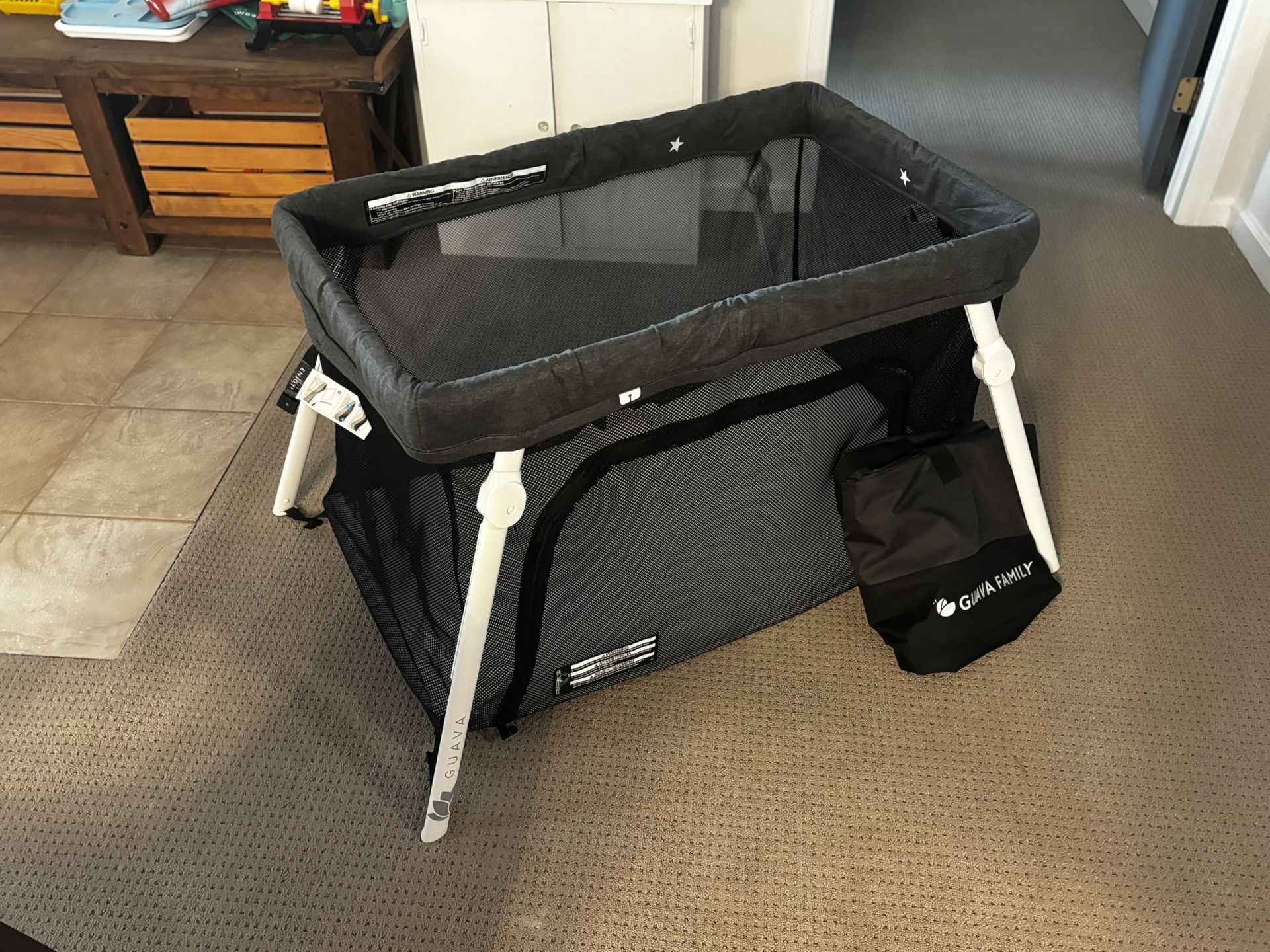 Guava Family Lotus Travel Crib