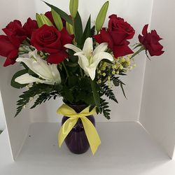 Red Roses & Lilies
