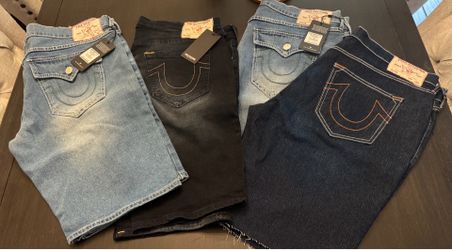 Mens 38 True Religion shorts