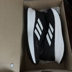 Adidas Women’s Cloud foam 8 