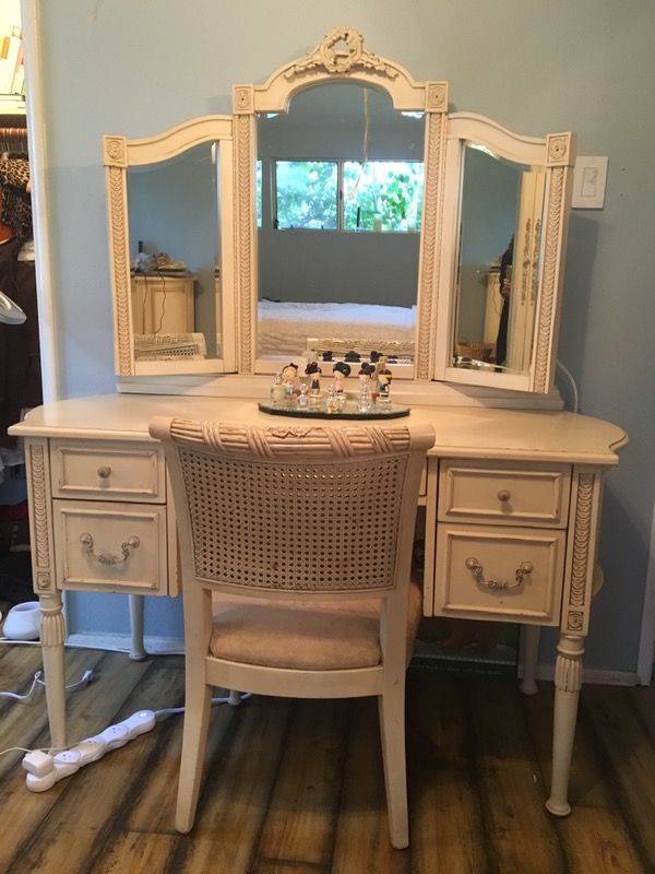 Jaclyn smith Chiffon bedroom set