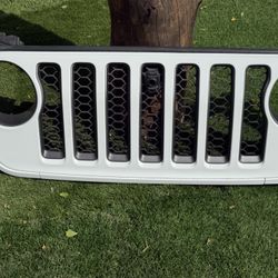 2022 Jeep Rubicon Front Grill Oem 