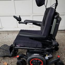 Quickie Q400M Power Wheelchair