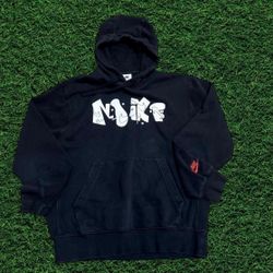 Vtg Nike hoodie with white graffiti spellout 