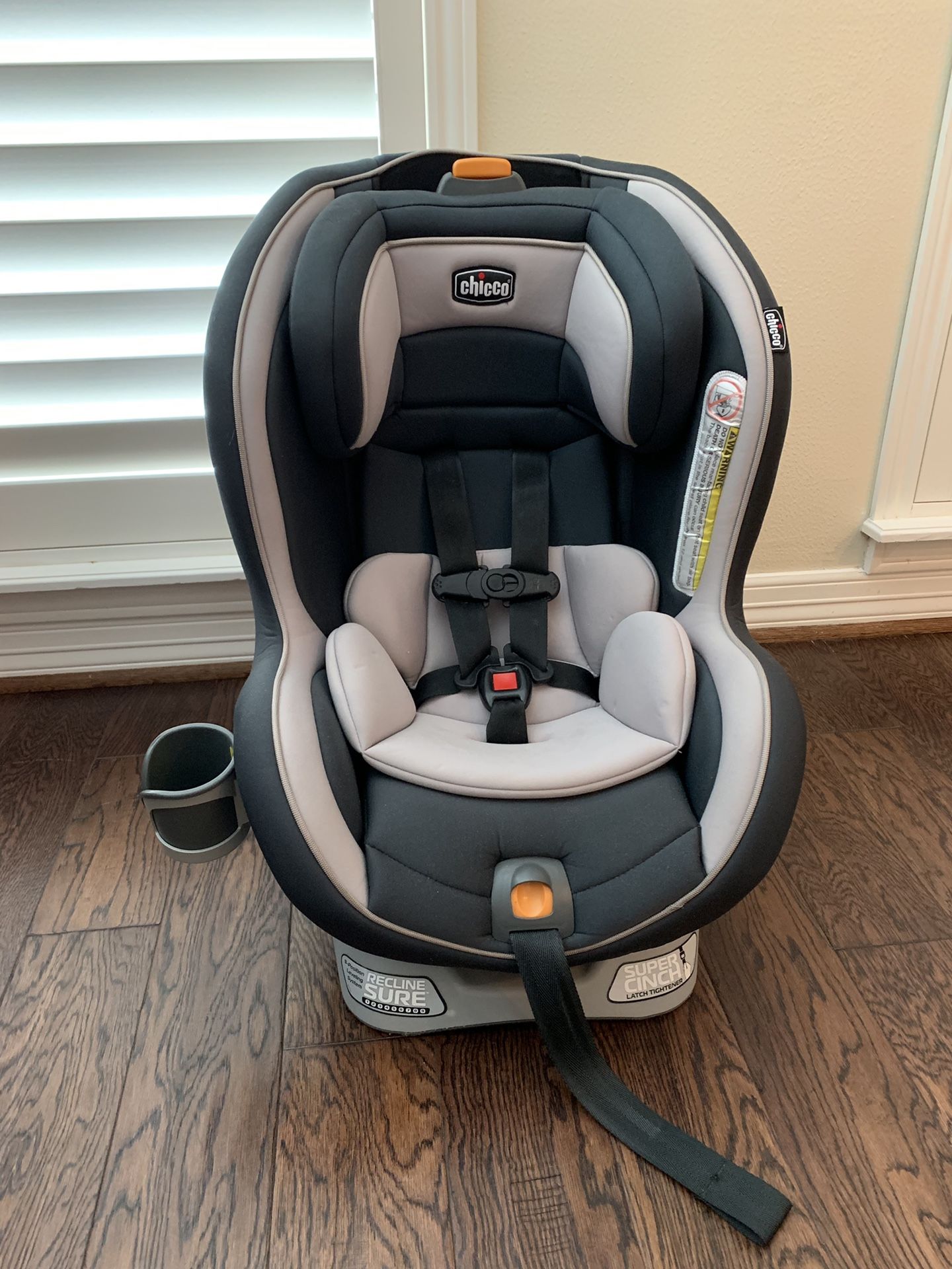 Chicco nextfit convertible car seat