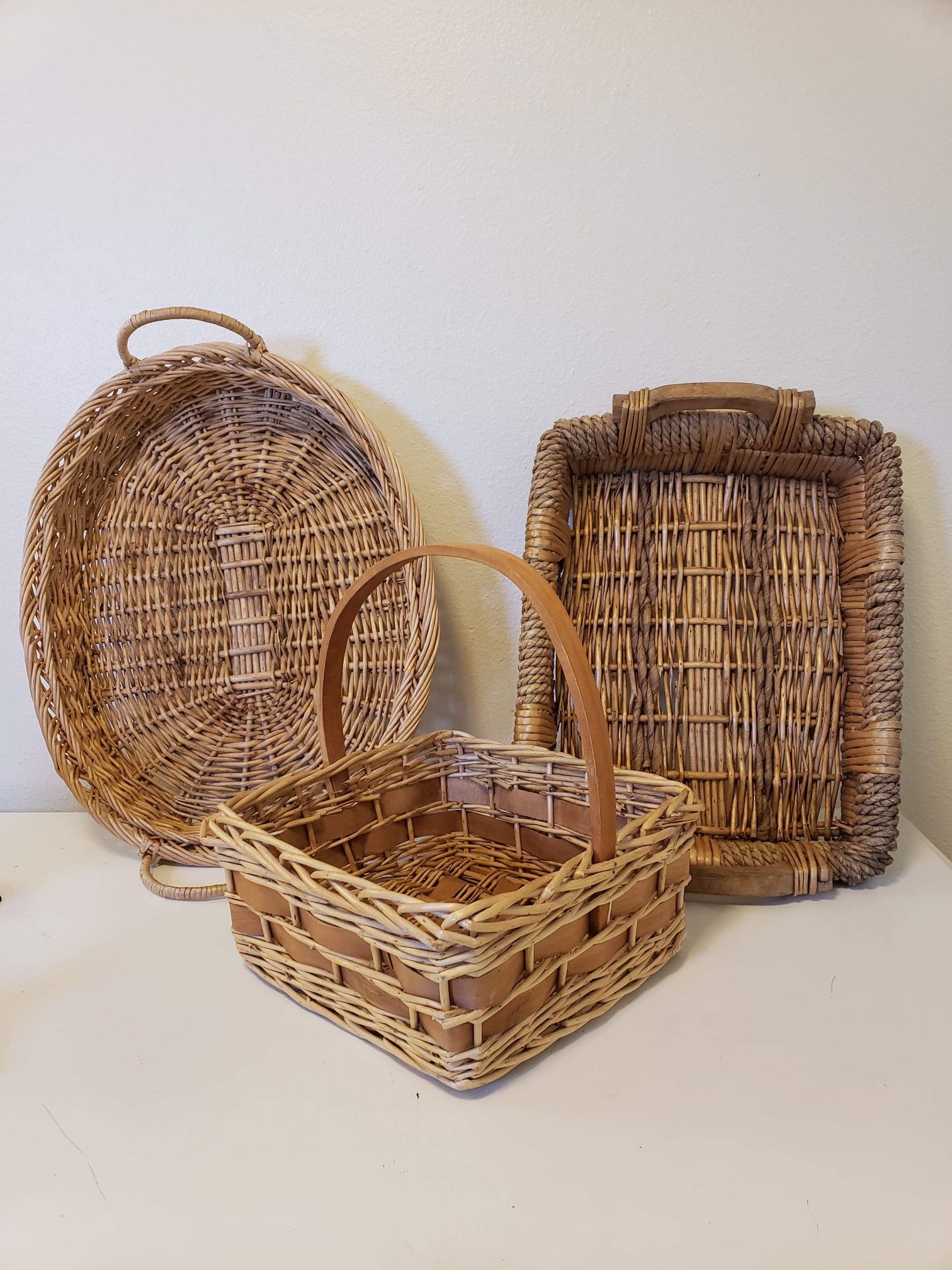 Group of 3 Pier One Rattan/Wicker Servings Trays and Basket - Like New $15 Total or $6 Each