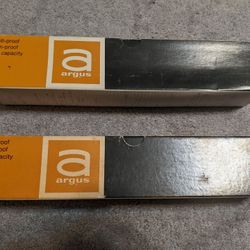 Argus  & Keystone 35mm photo slide trays

Lot of 2 Argus 80 capacity and 1 Keystone 40 capacity photo slide trays; Total of 3 trays.

ARGUS 80 Capacit