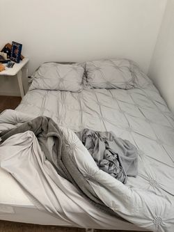 Queen Bed